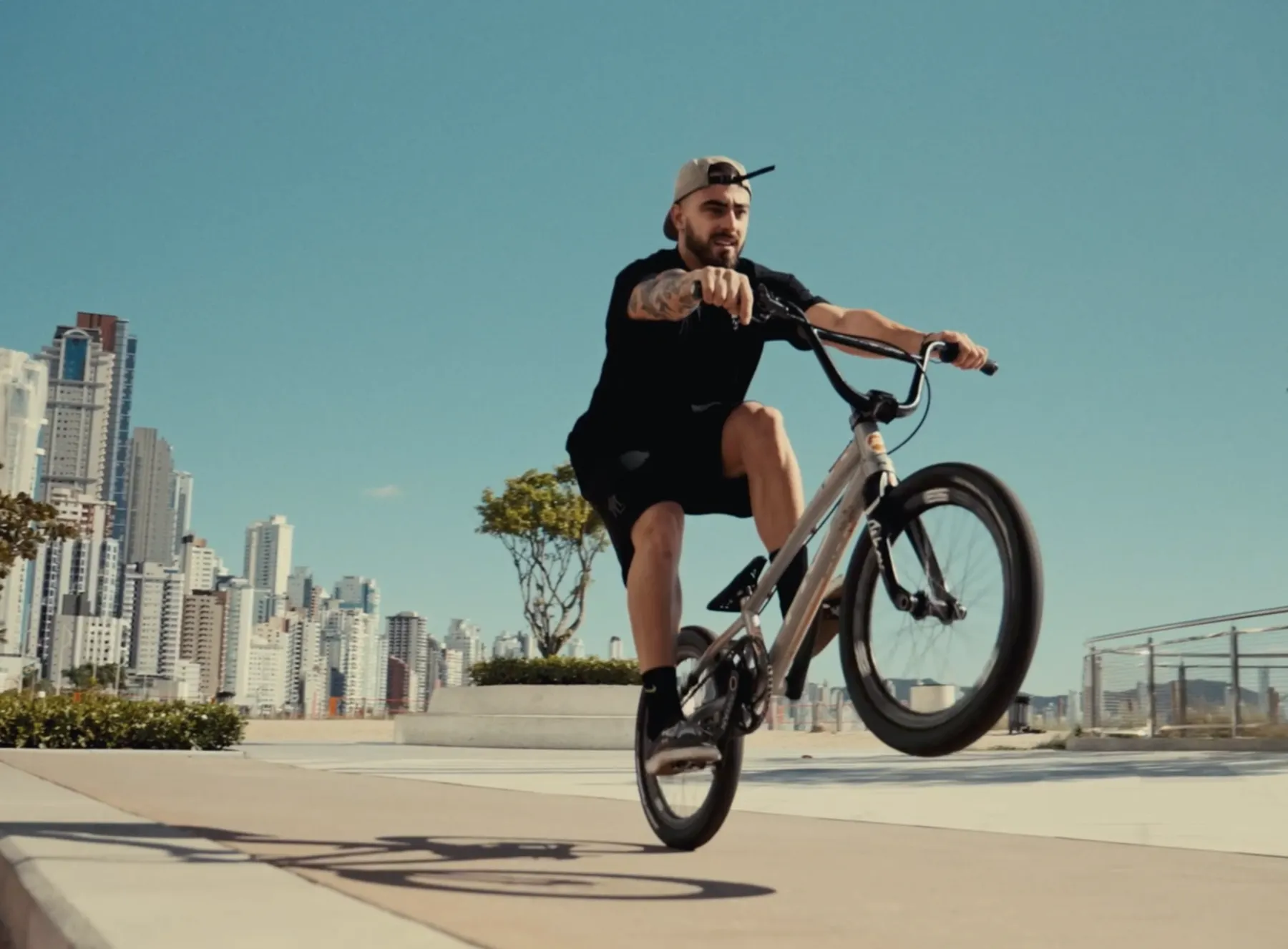 Monte Leste + Gui Ribeiro — BMX